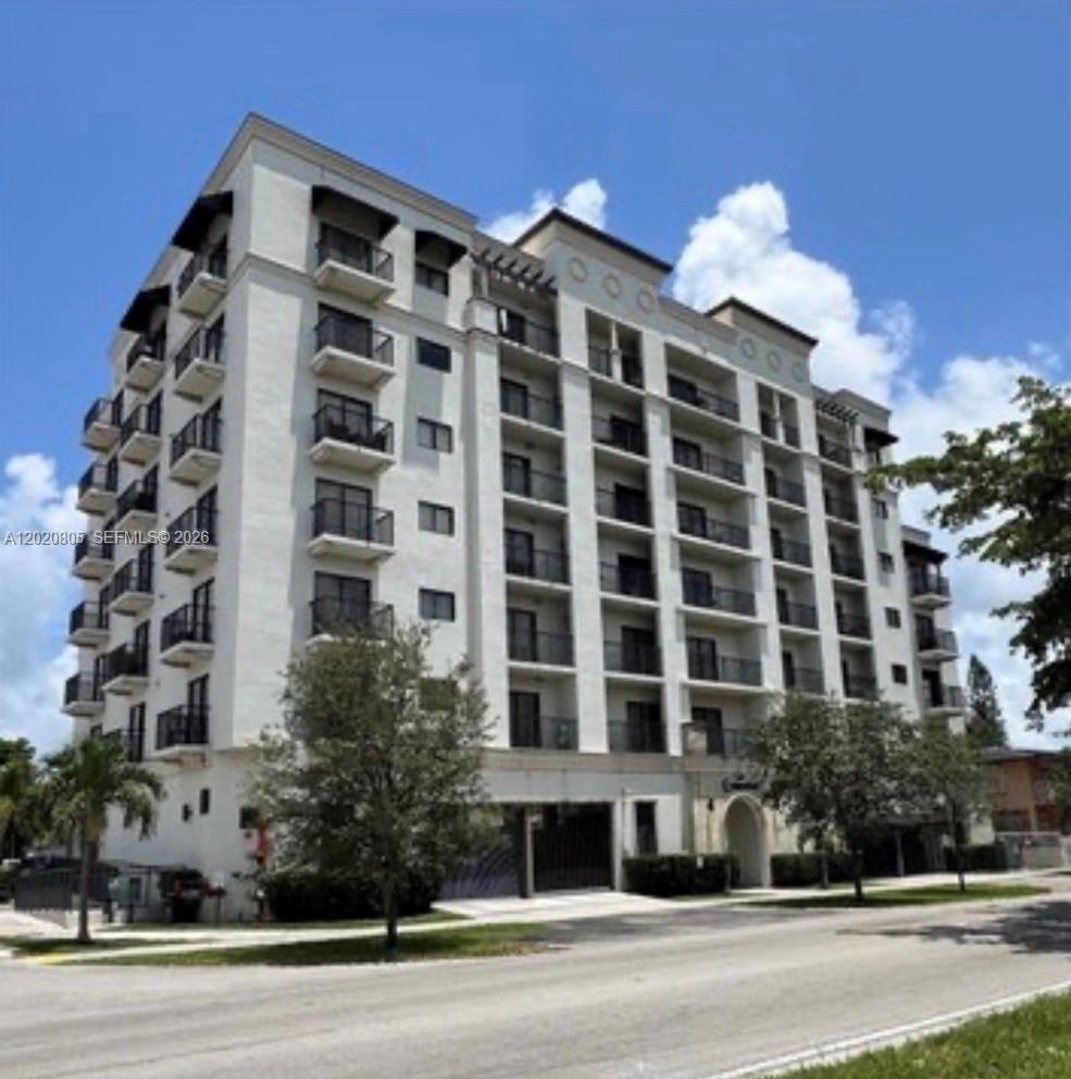 1801 SW 32nd Ave #205