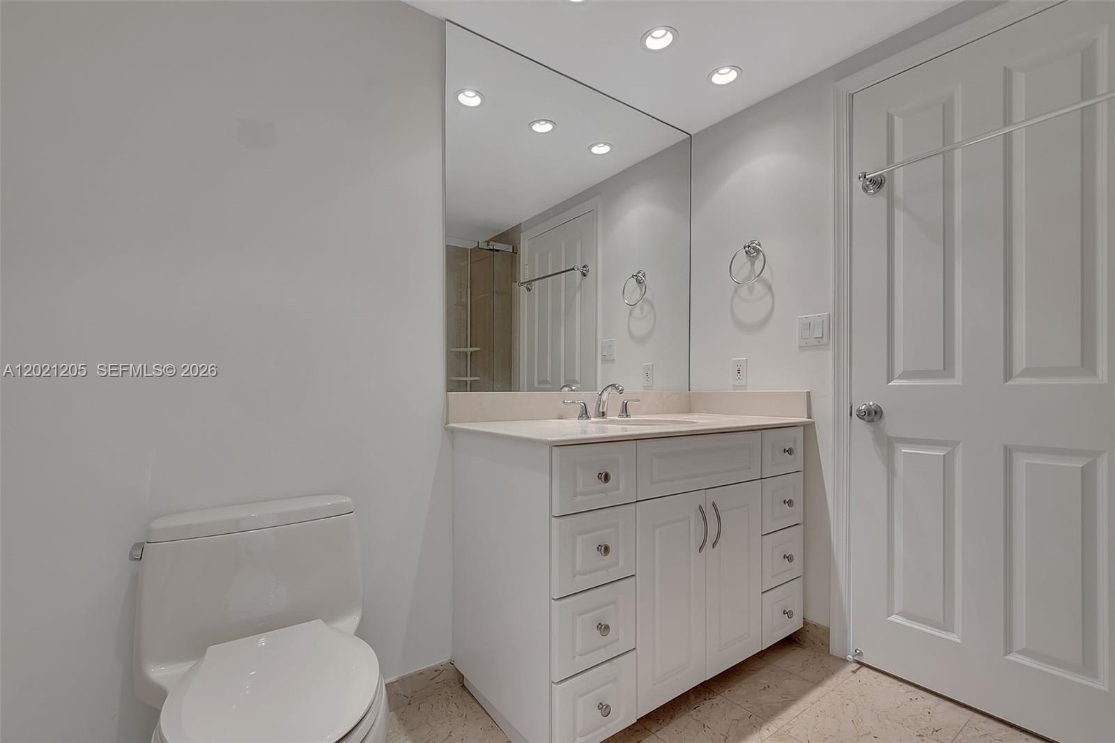 3 Grove Isle Dr #C1606 Coconut Grove, FL 33133
