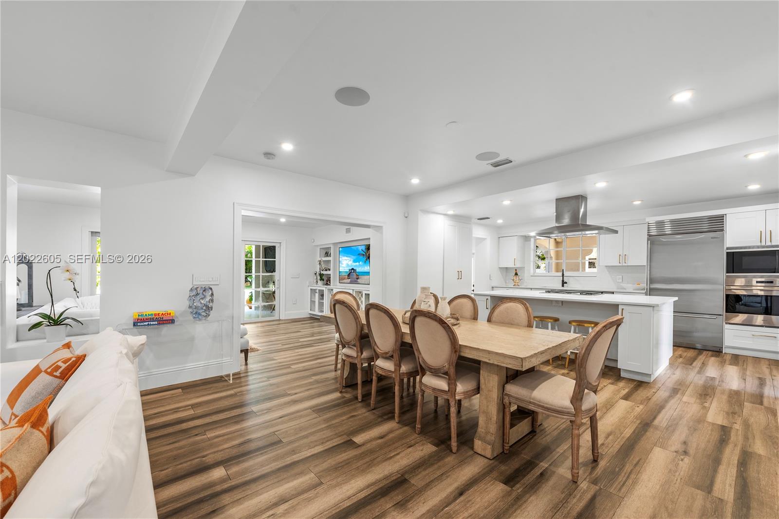 5236 Pine Tree Dr Miami Beach, FL 33140