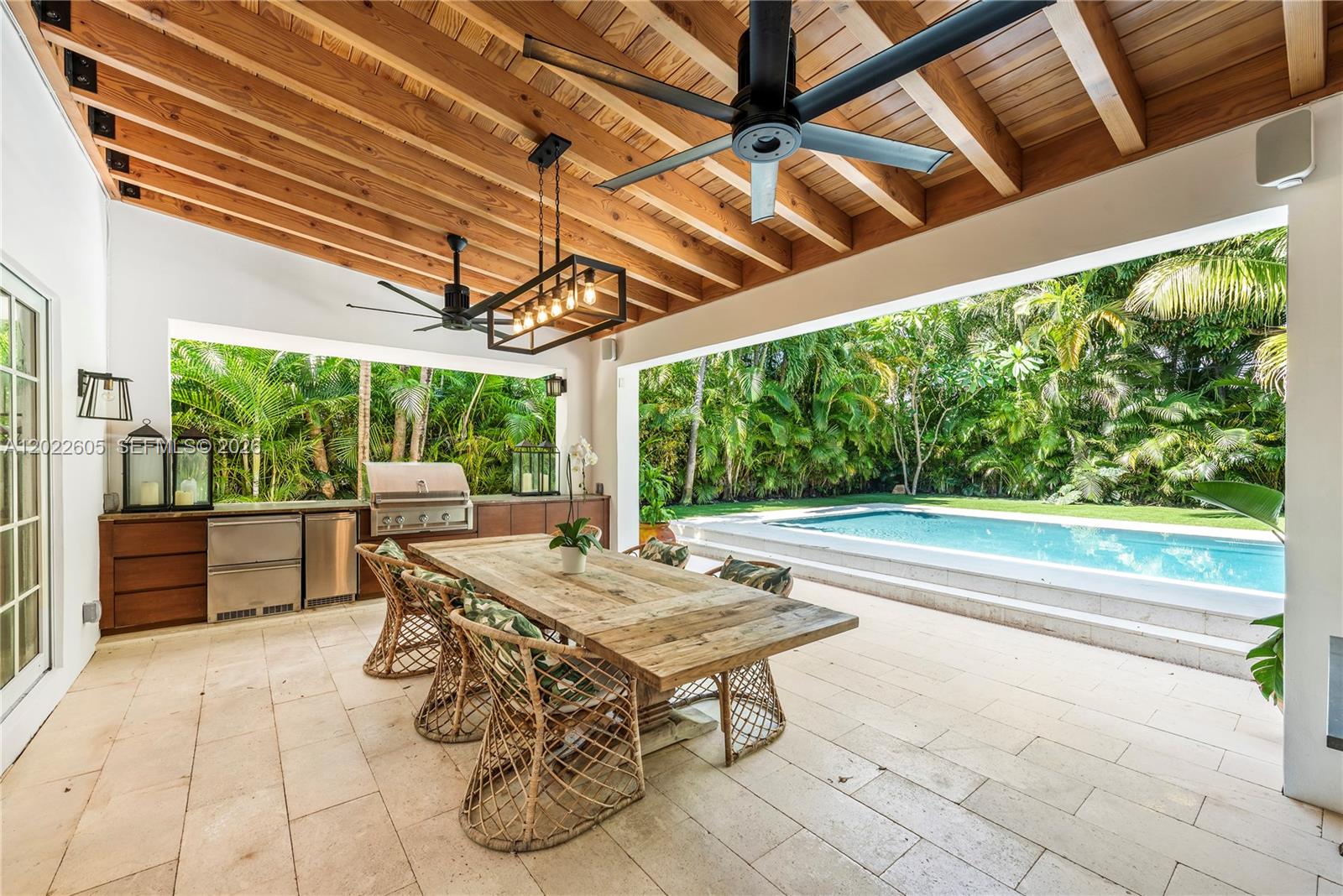 5236 Pine Tree Dr Miami Beach, FL 33140