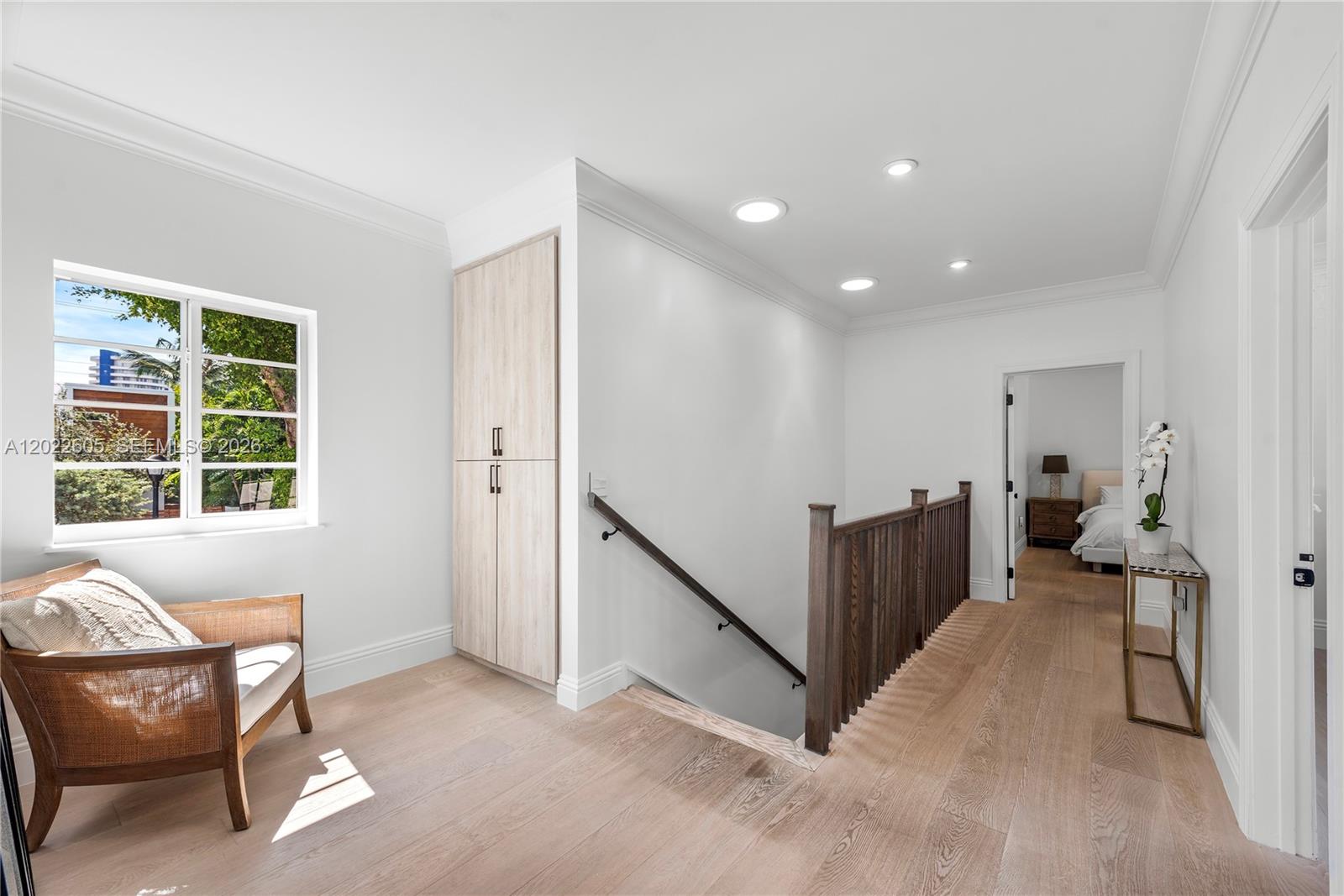 5236 Pine Tree Dr Miami Beach, FL 33140
