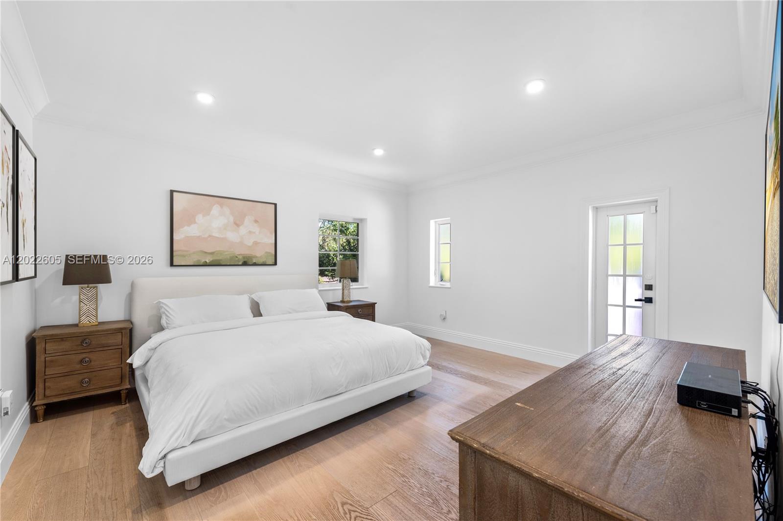 5236 Pine Tree Dr Miami Beach, FL 33140