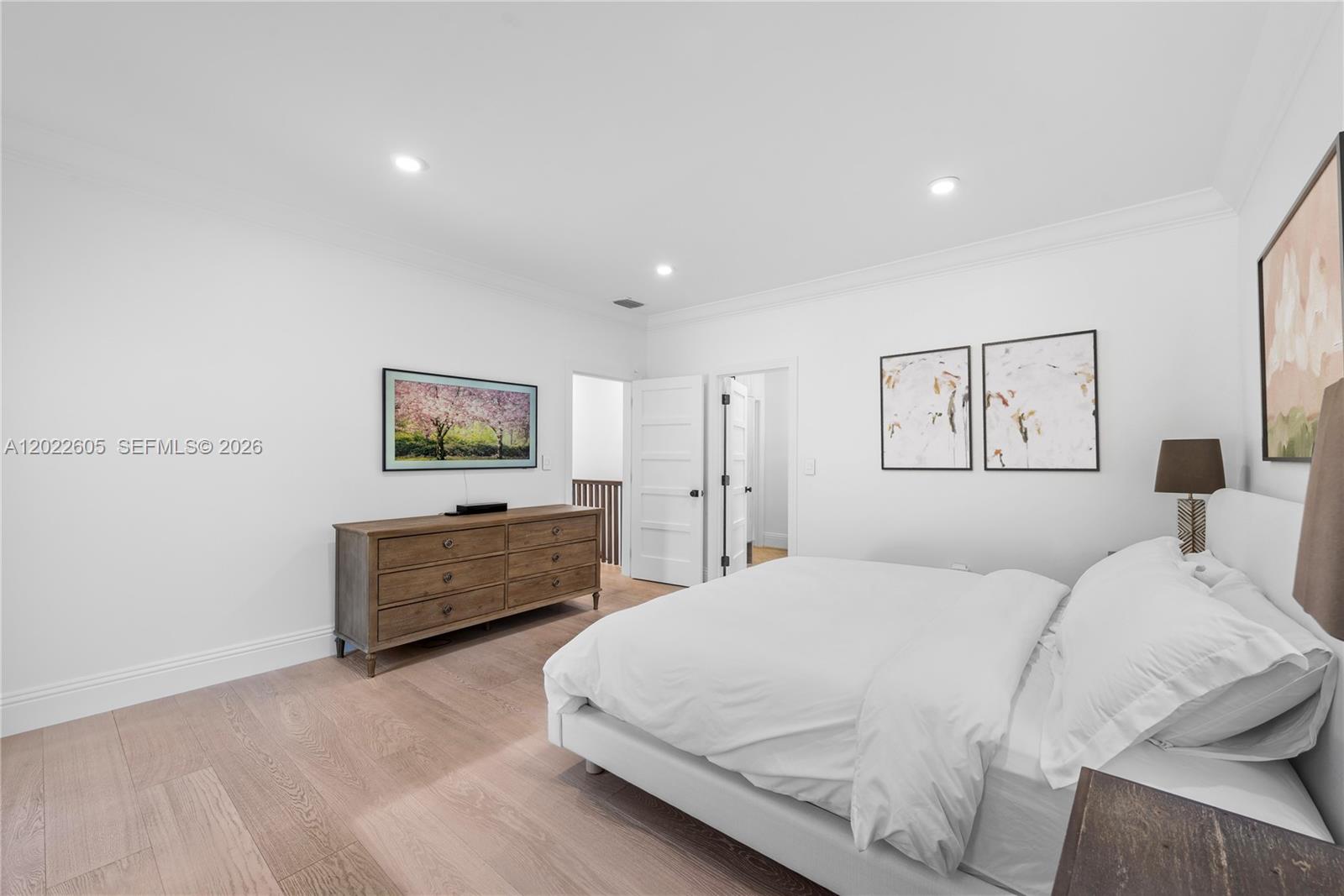 5236 Pine Tree Dr Miami Beach, FL 33140