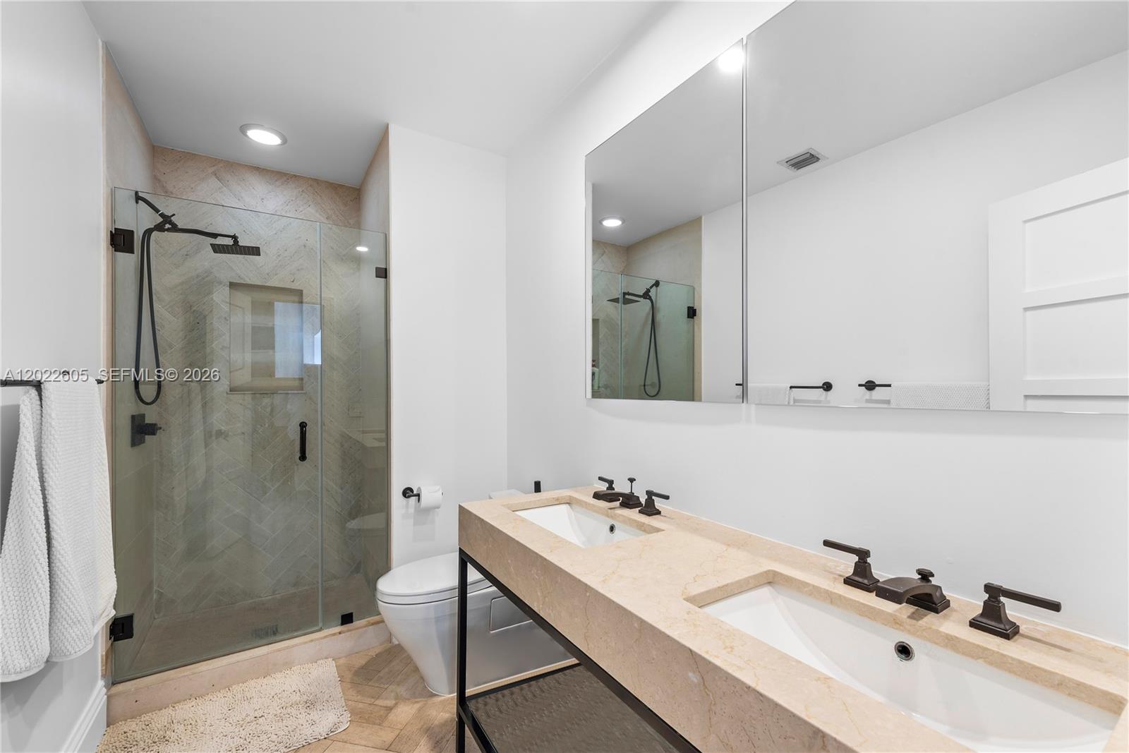 5236 Pine Tree Dr Miami Beach, FL 33140