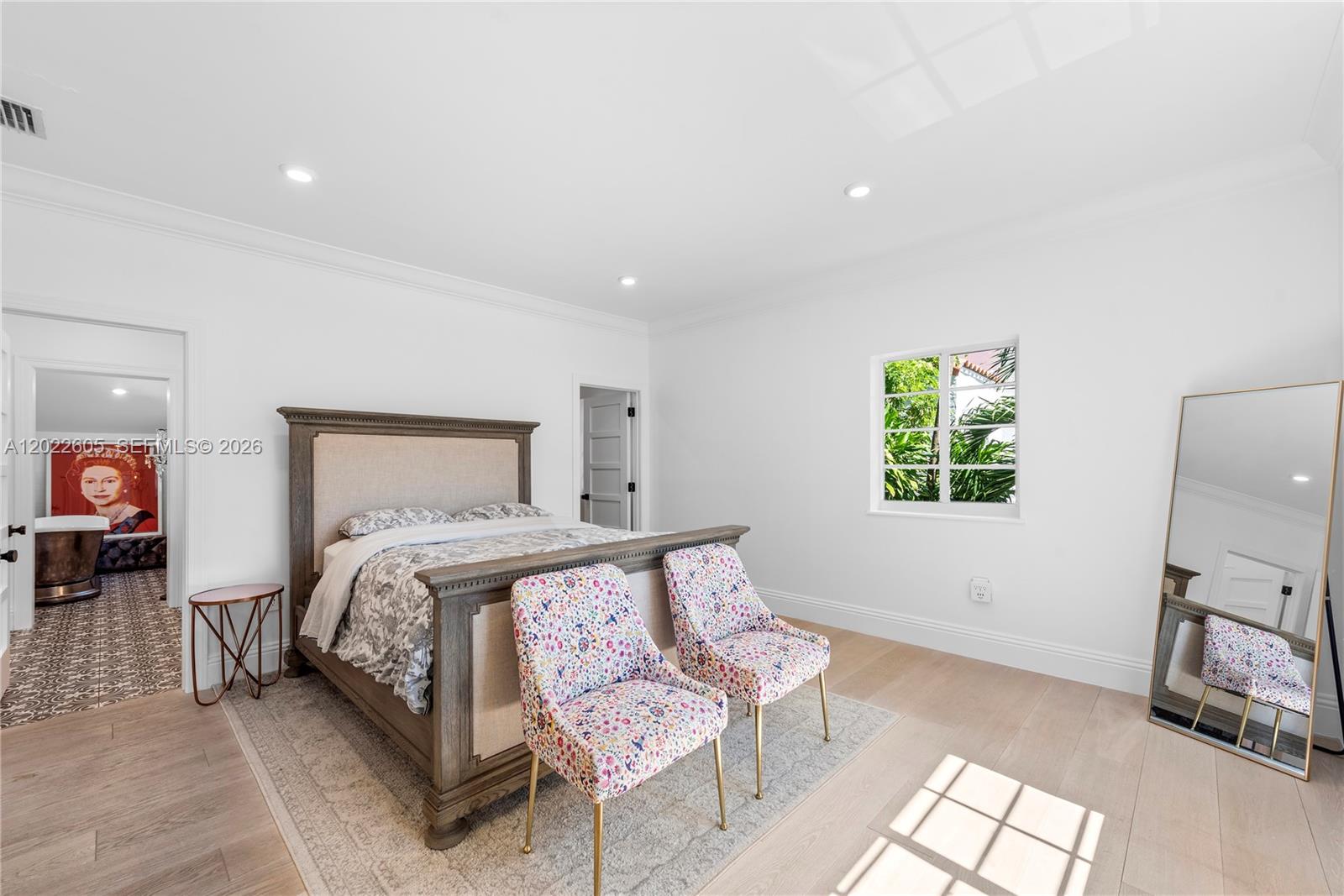 5236 Pine Tree Dr Miami Beach, FL 33140