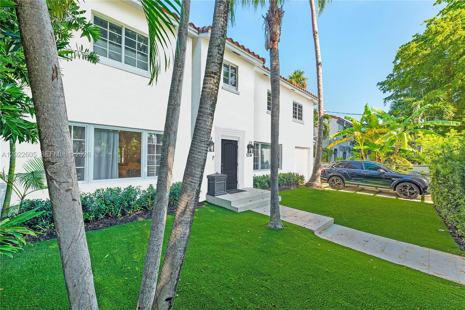 5236 Pine Tree Dr Miami Beach, FL 33140