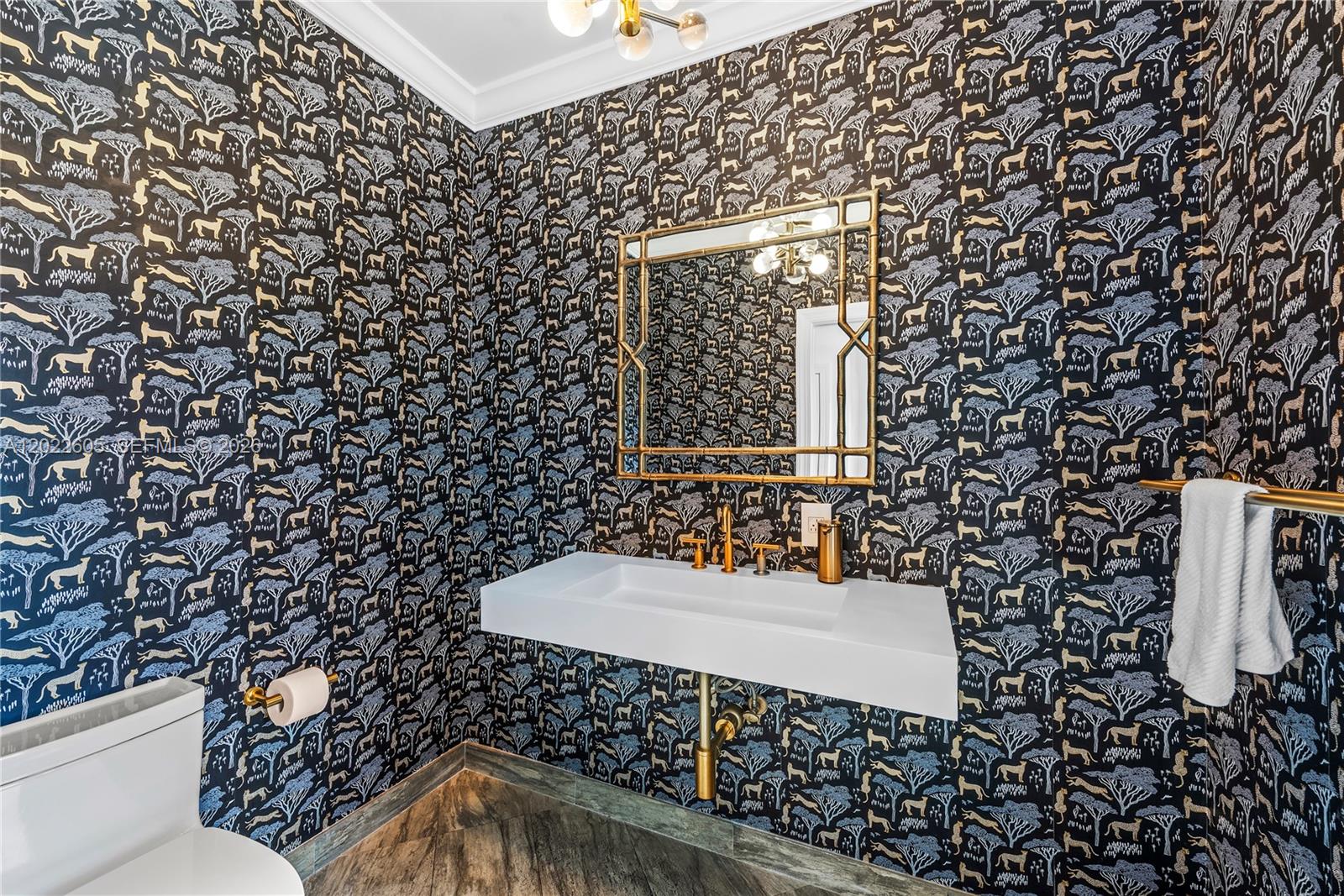 5236 Pine Tree Dr Miami Beach, FL 33140