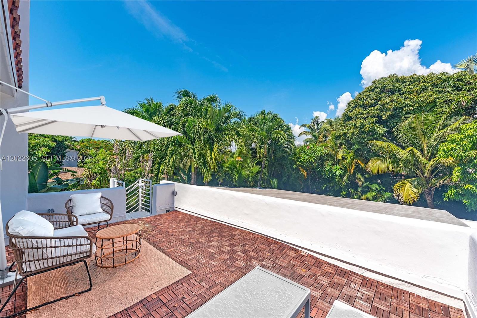 5236 Pine Tree Dr Miami Beach, FL 33140