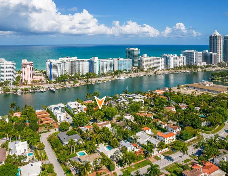 5236 Pine Tree Dr Miami Beach, FL 33140
