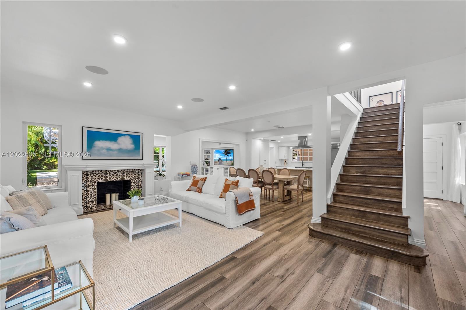 5236 Pine Tree Dr Miami Beach, FL 33140