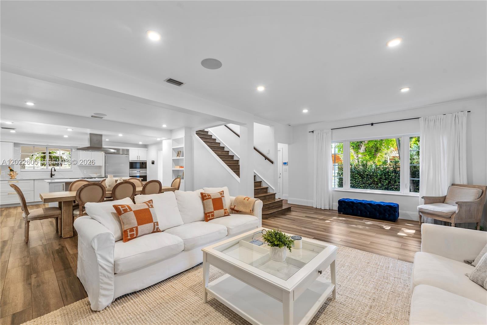 5236 Pine Tree Dr Miami Beach, FL 33140