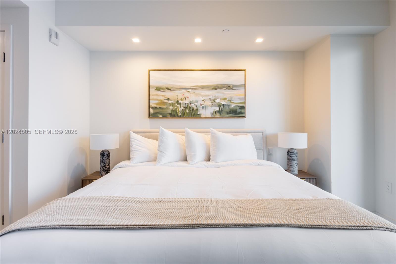 77 SE 5th St #2602 Miami, FL 33131