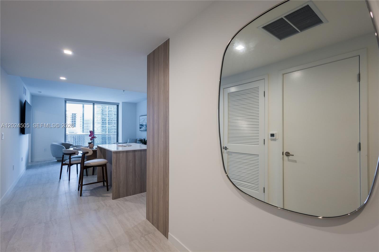 77 SE 5th St #2602 Miami, FL 33131