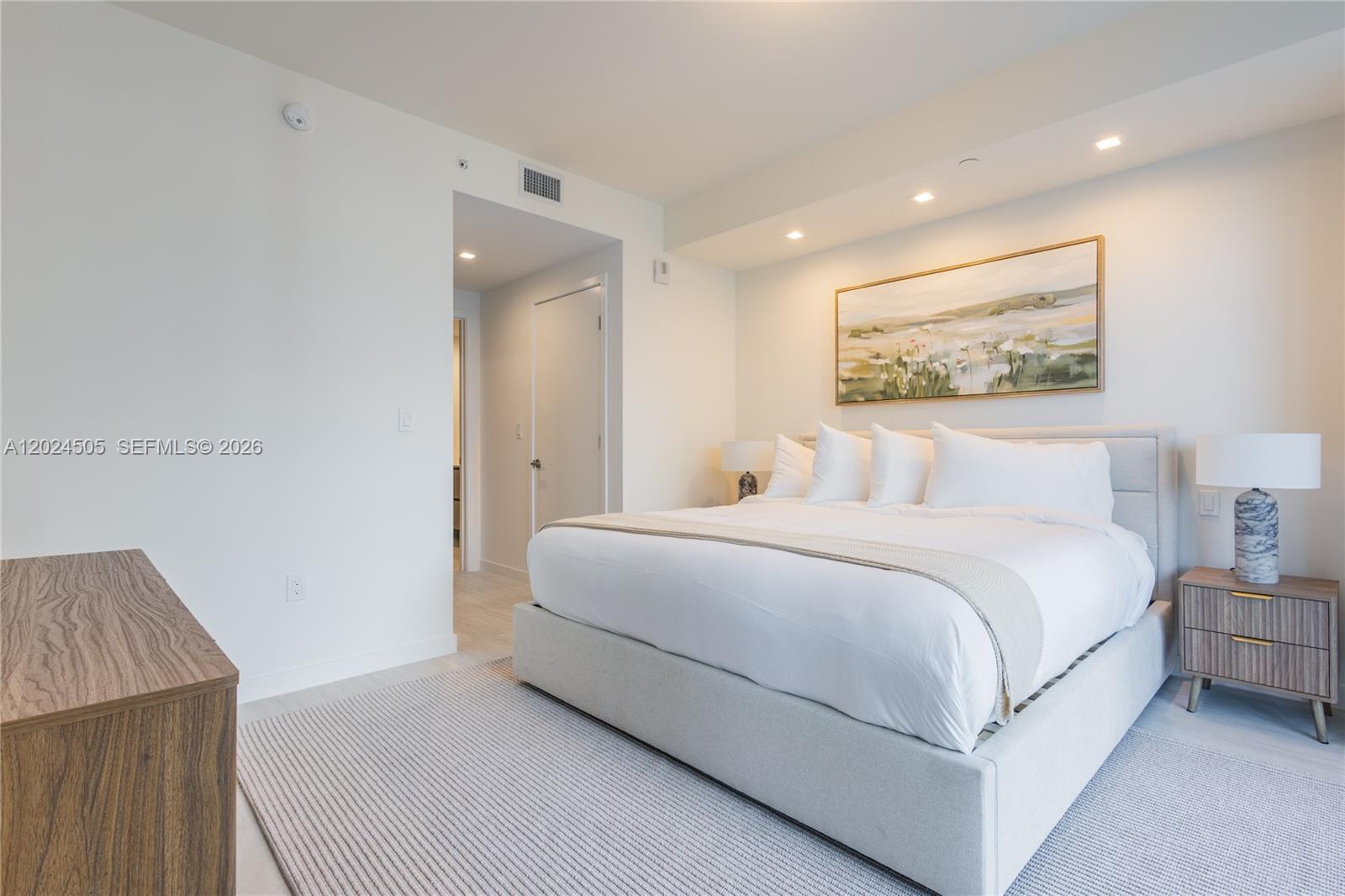 77 SE 5th St #2602 Miami, FL 33131