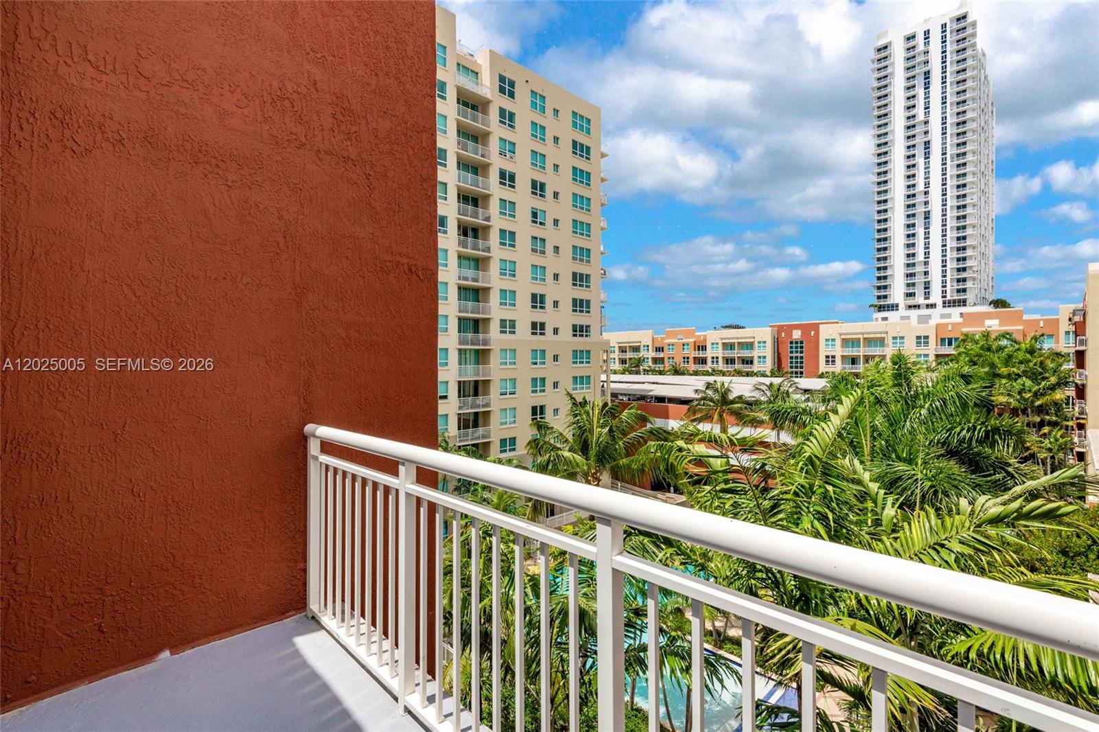 image Cite on the Bay East8
