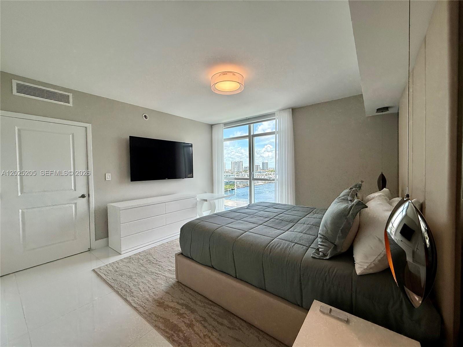 image 400 Sunny Isles14