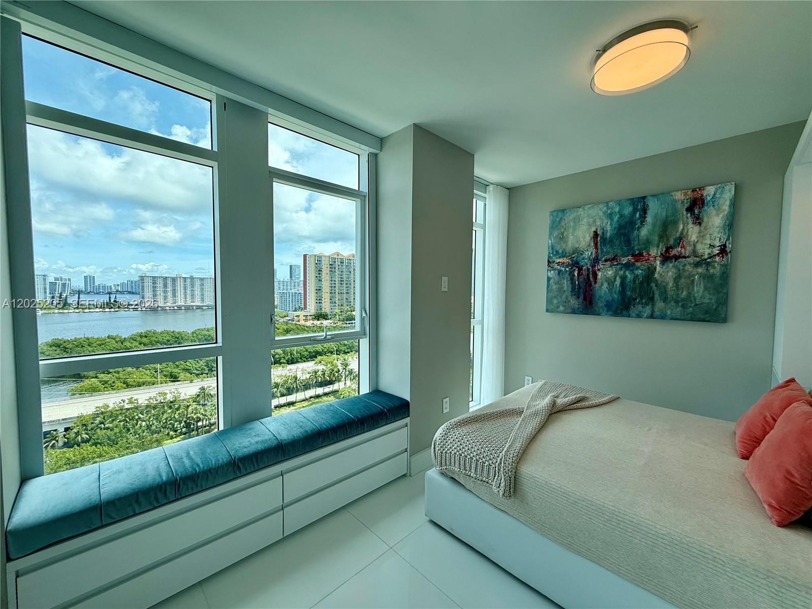 image 400 Sunny Isles15