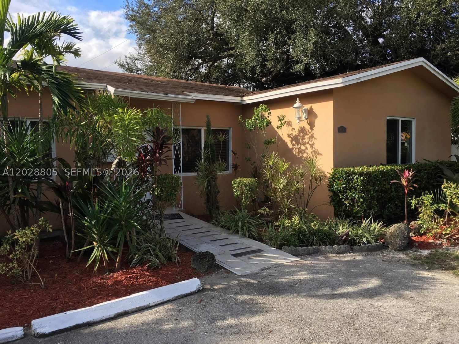 6134 SW 22nd St #-