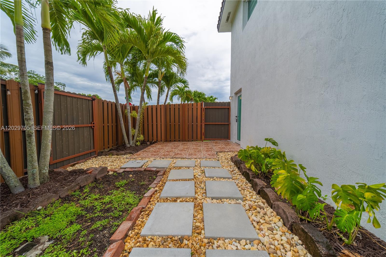 1900 SW 83rd Ave Miami, FL 33155