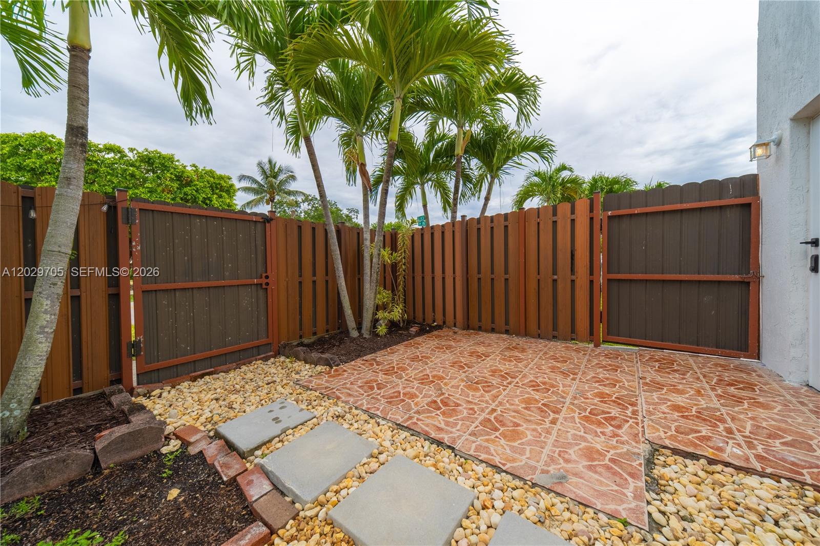 1900 SW 83rd Ave Miami, FL 33155