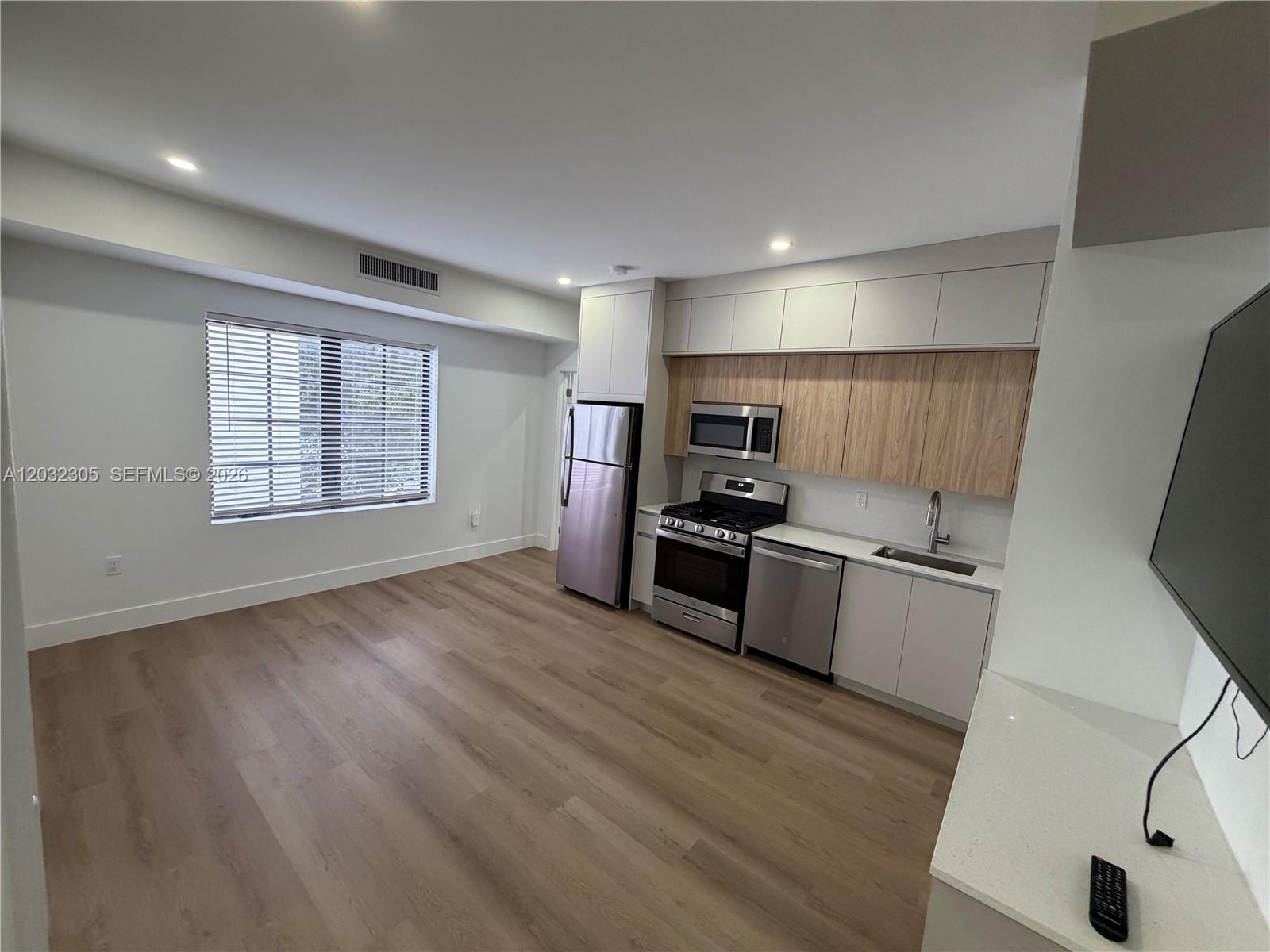 1619 Jefferson #102