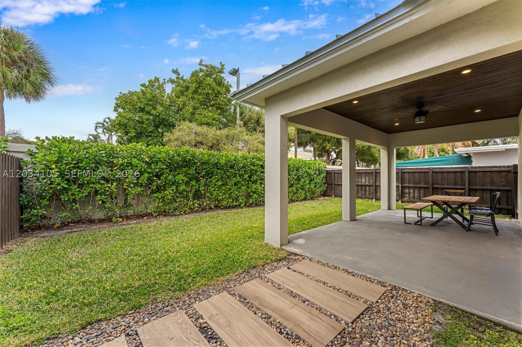 2431 NE 20th Ave Lighthouse Point, FL 33064