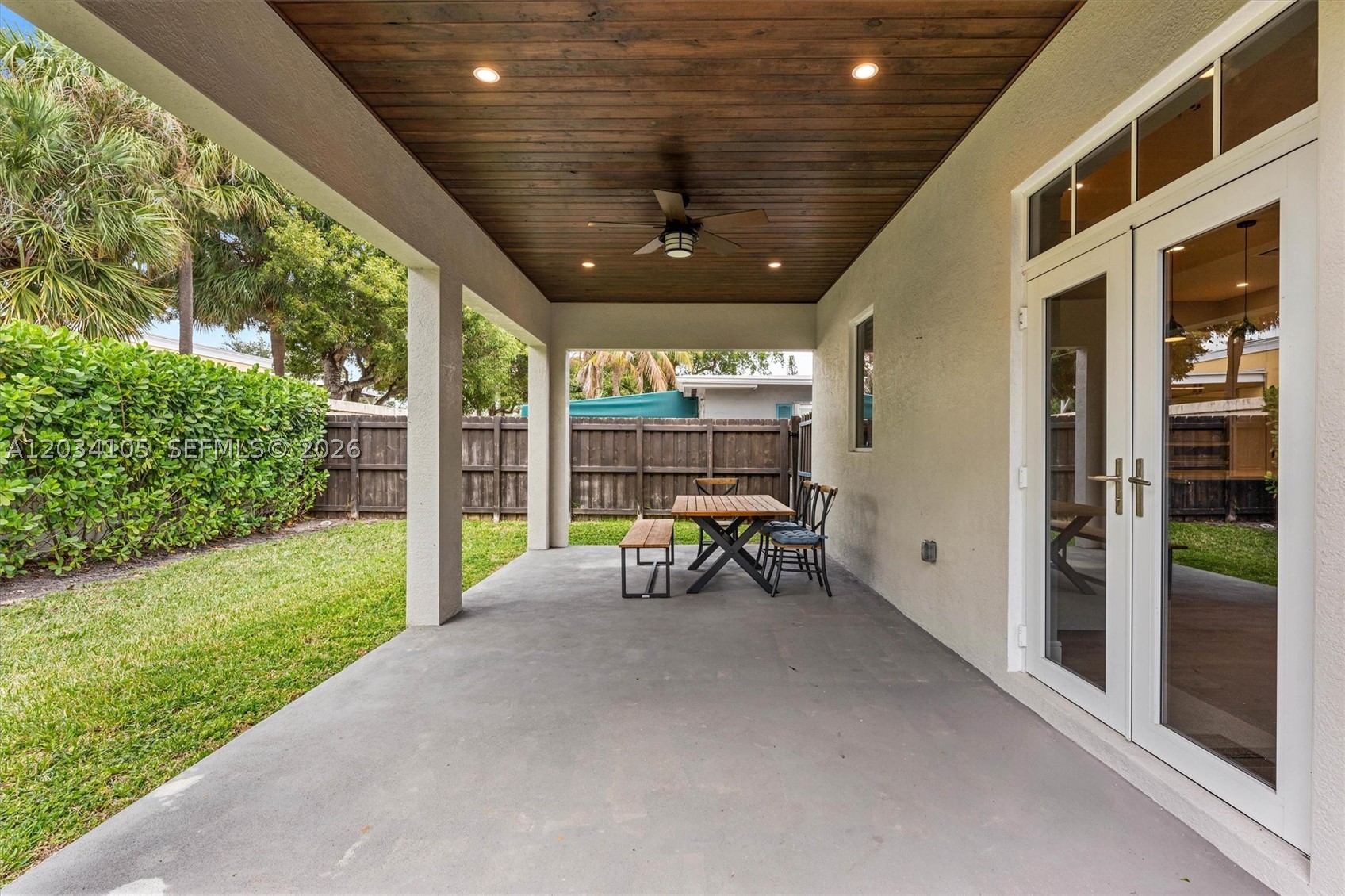 2431 NE 20th Ave Lighthouse Point, FL 33064
