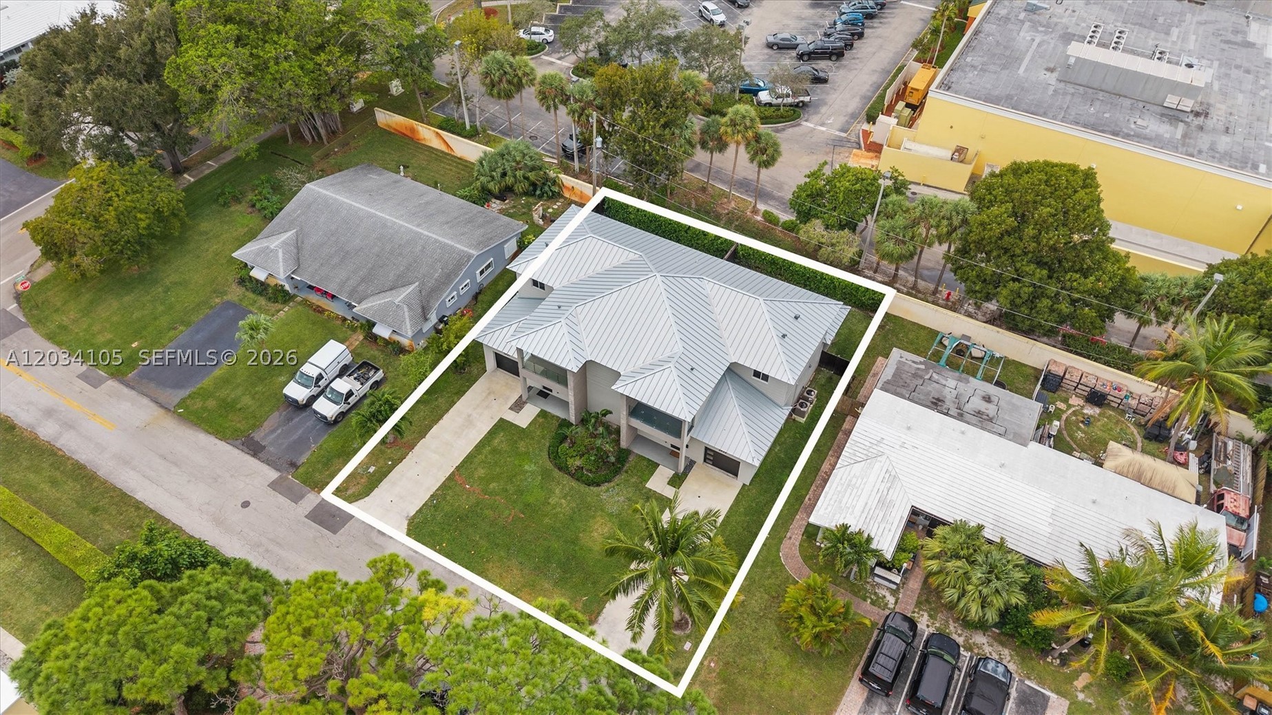 2431 NE 20th Ave Lighthouse Point, FL 33064