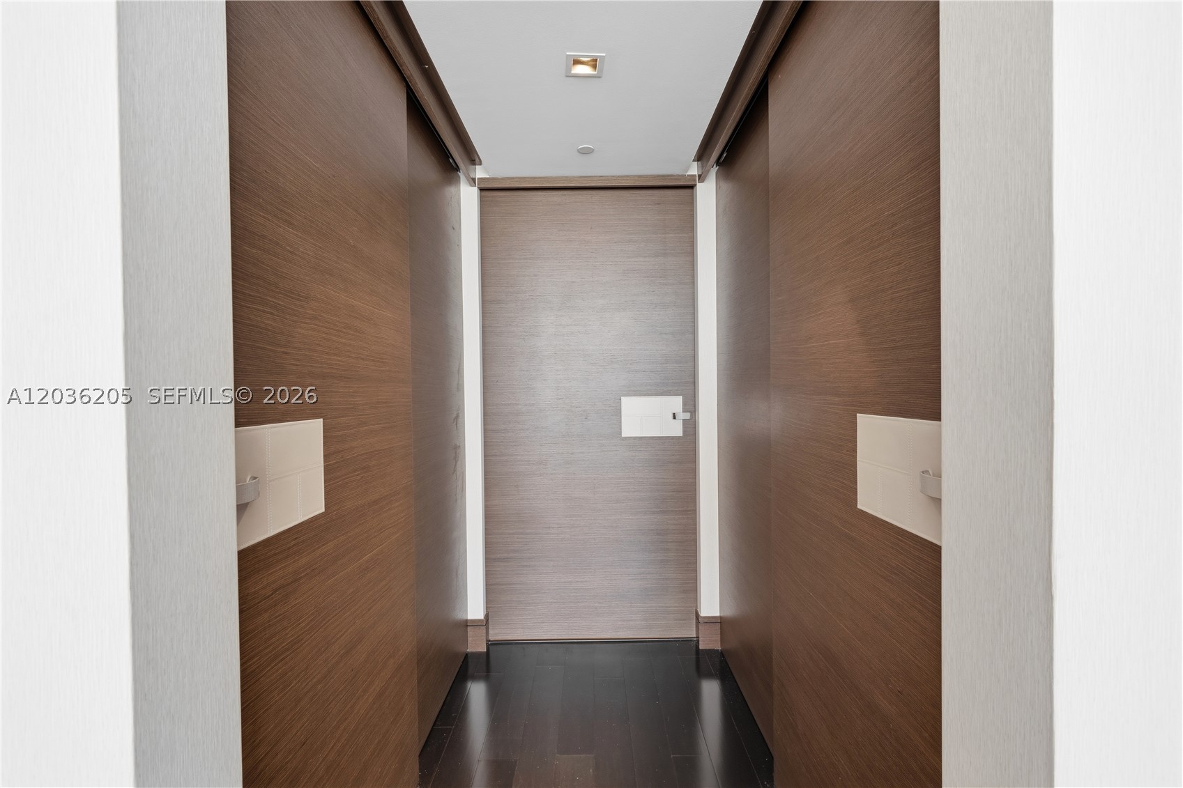 465 Brickell Ave #2101 Miami, FL 33131
