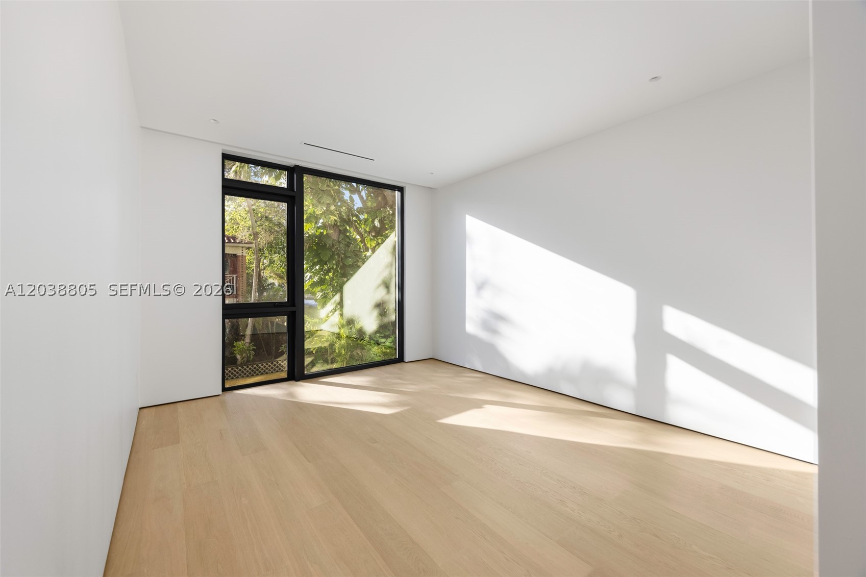 3144 Elizabeth St Coconut Grove, FL 33133