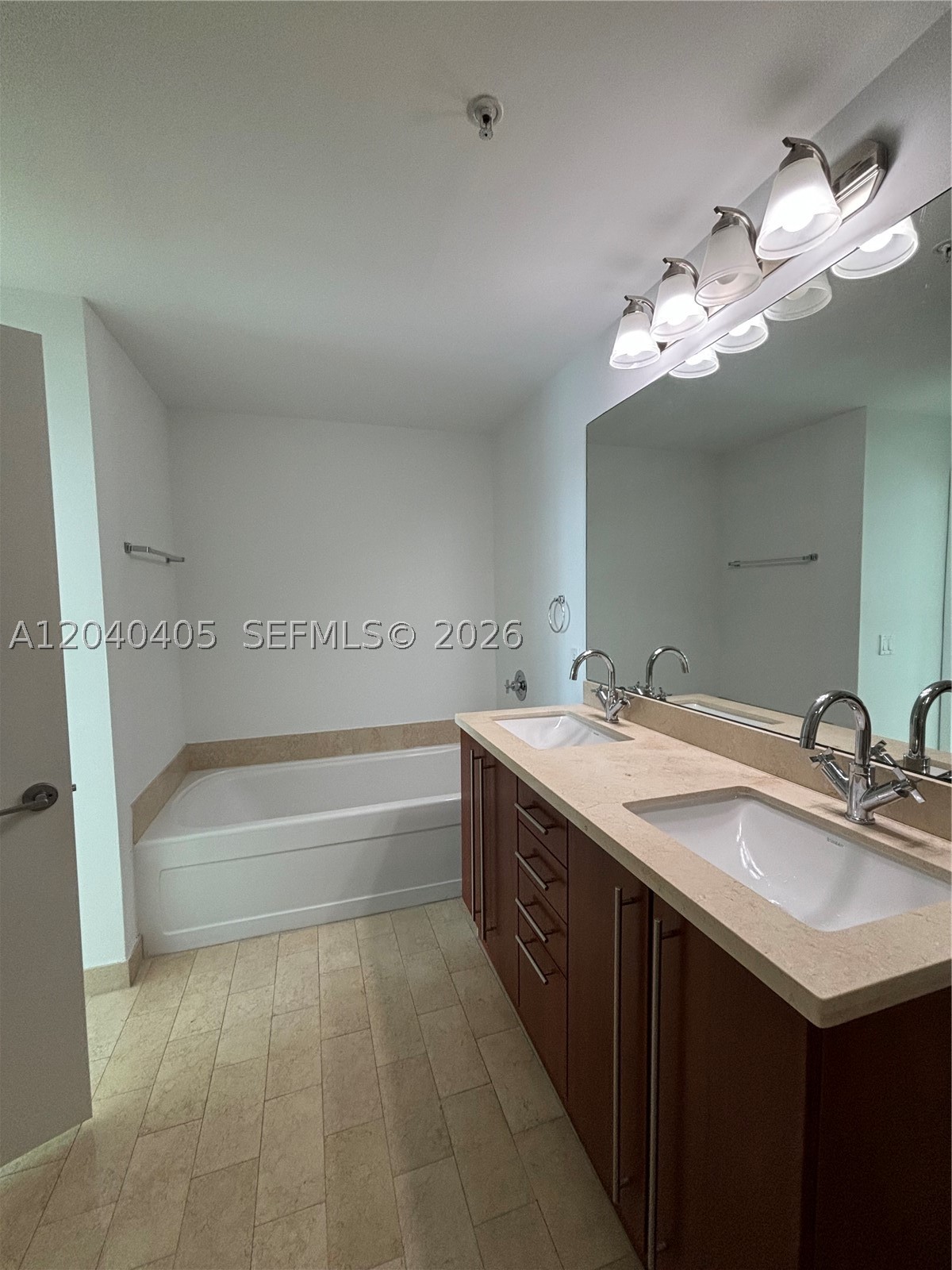 image Axis on Brickell South19