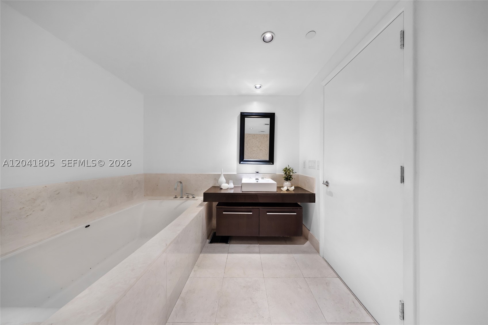 17121 Collins Ave #1406 Sunny Isles Beach, FL 33160