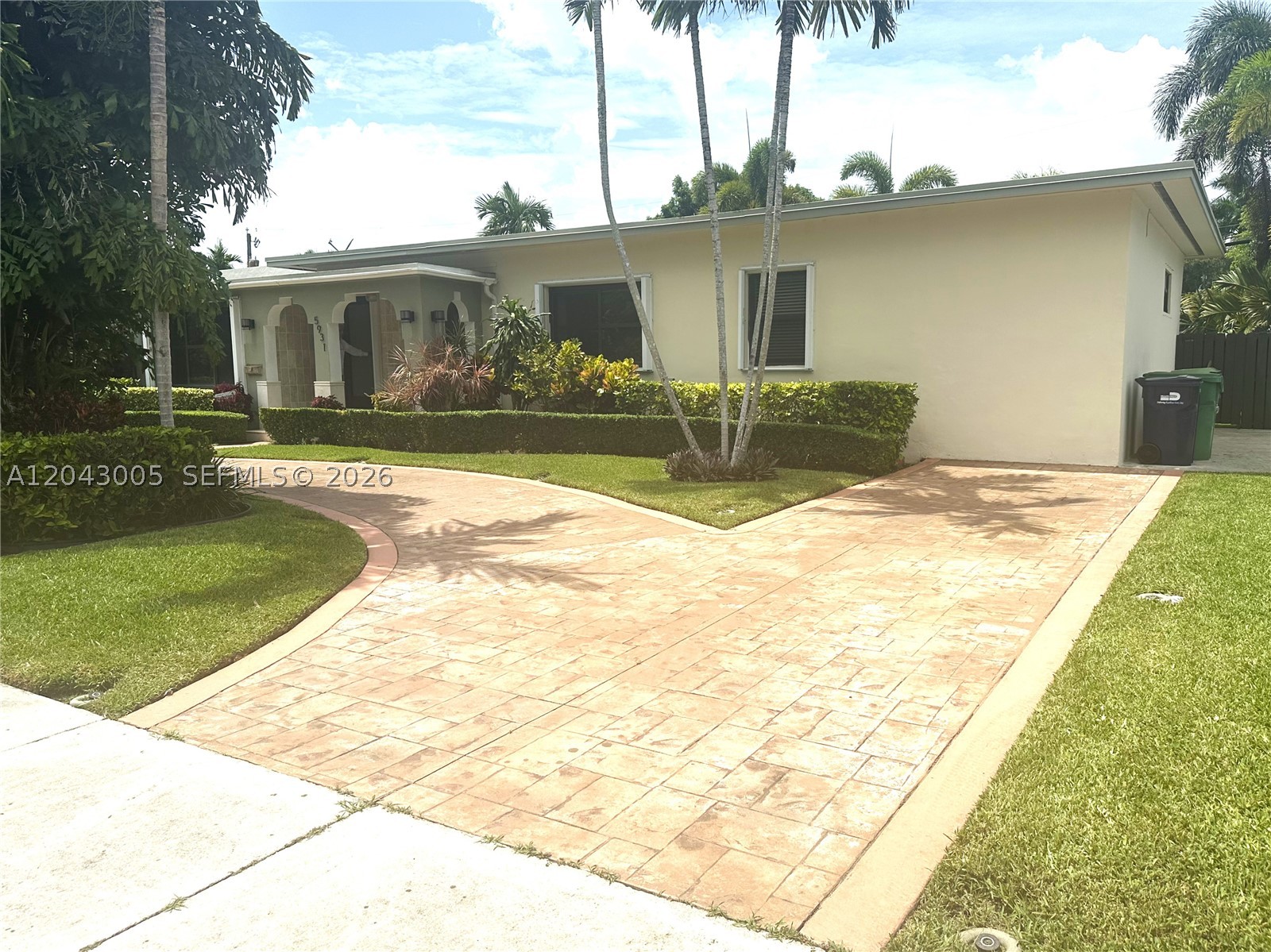 5931 SW 46th St Miami, FL 33155