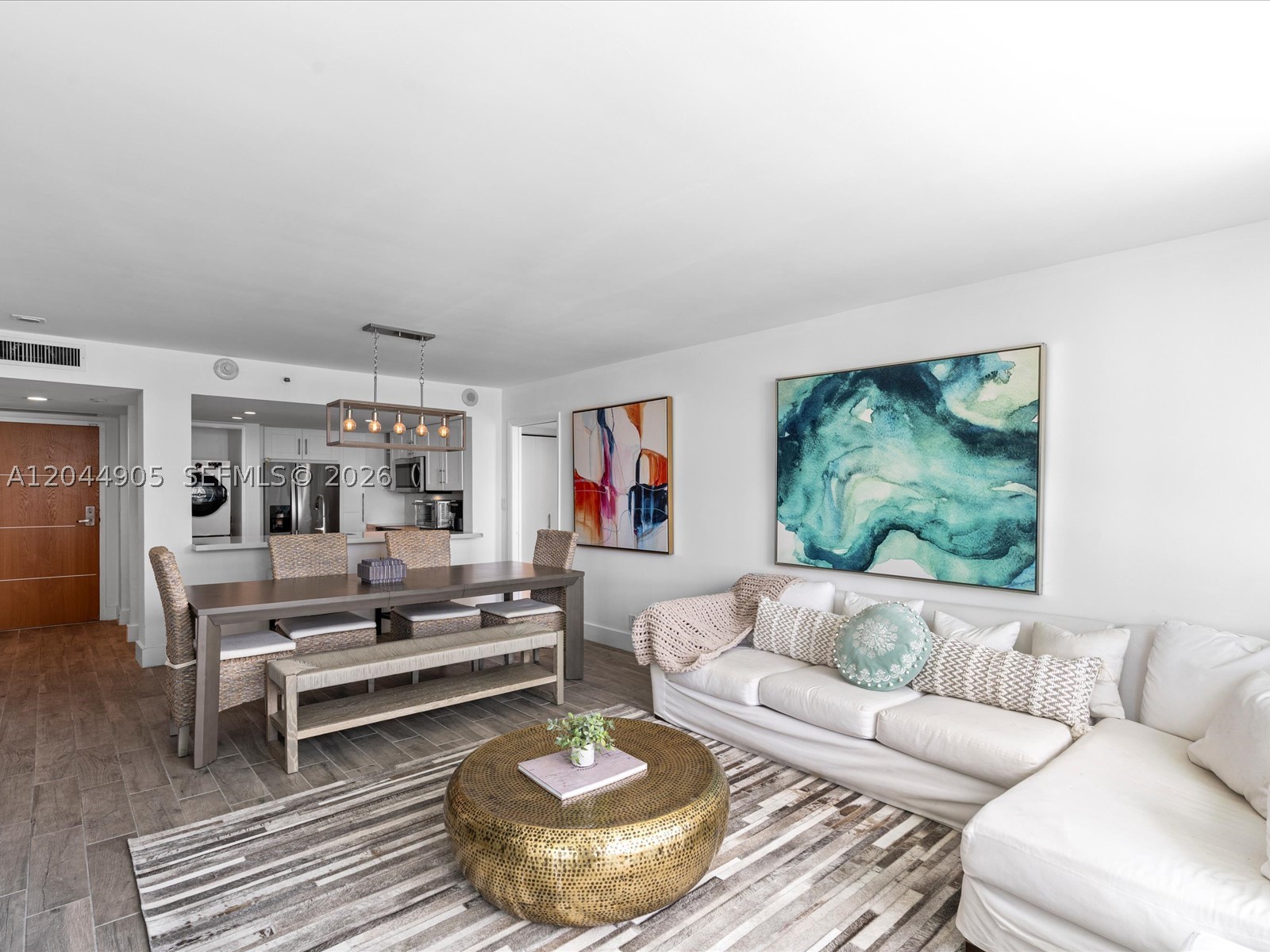 400 S Pointe Dr #1102 Miami Beach, FL 33139