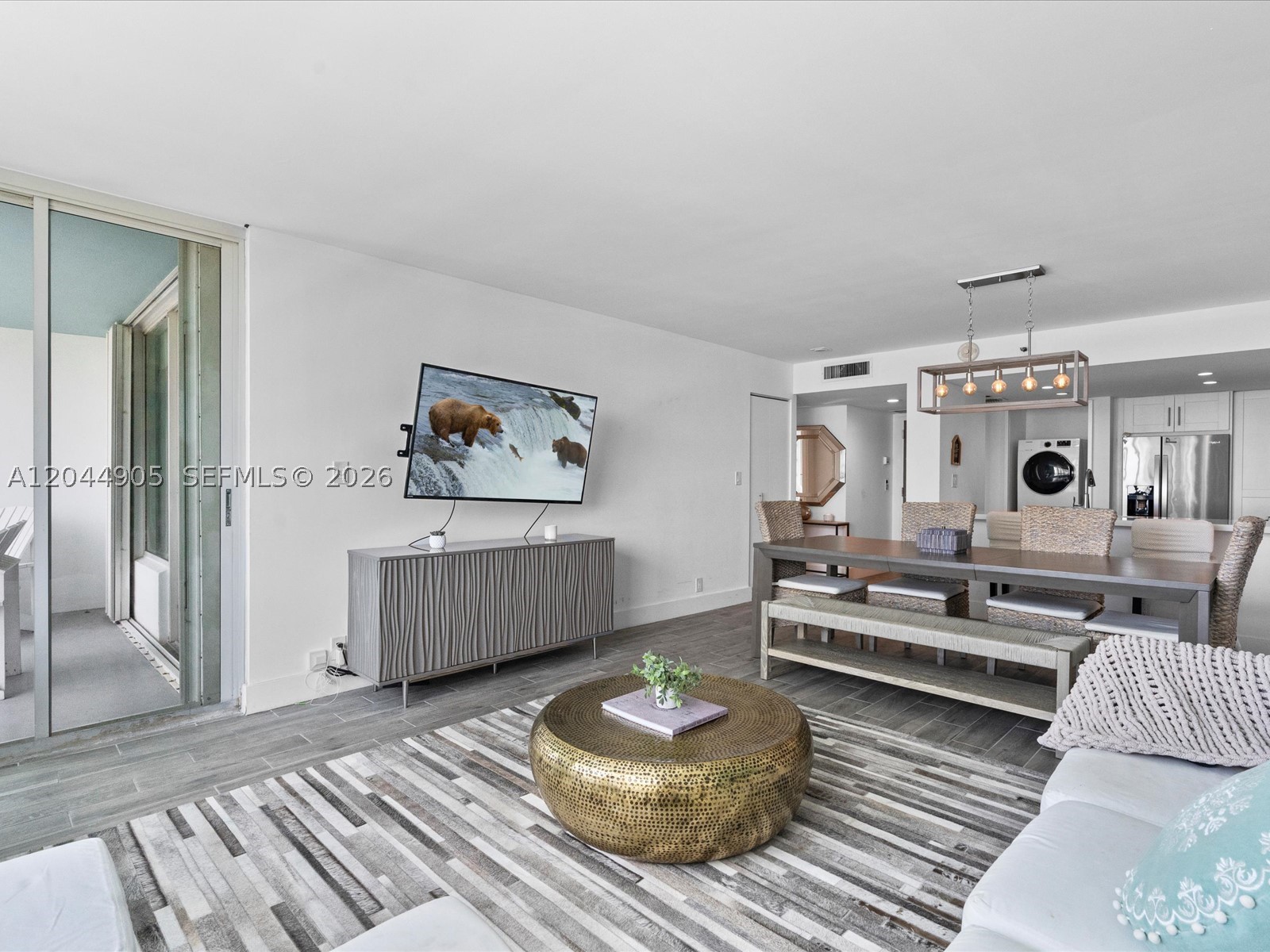 400 S Pointe Dr #1102 Miami Beach, FL 33139