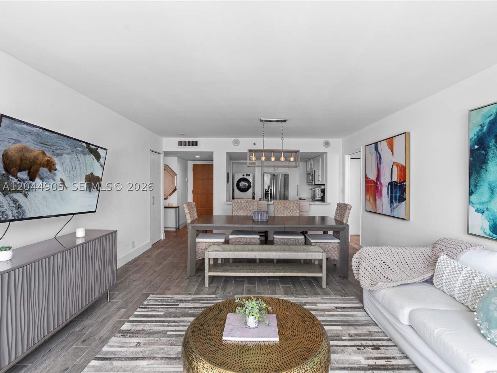 400 S Pointe Dr #1102 Miami Beach, FL 33139