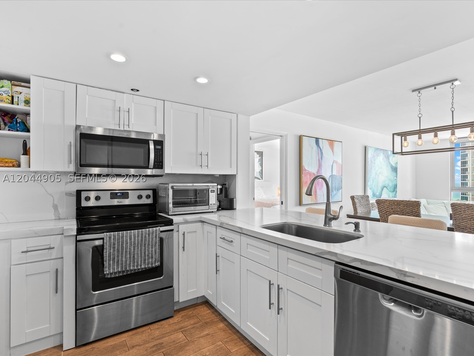 400 S Pointe Dr #1102 Miami Beach, FL 33139