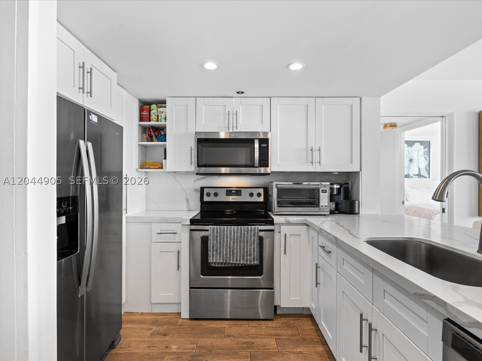 400 S Pointe Dr #1102 Miami Beach, FL 33139