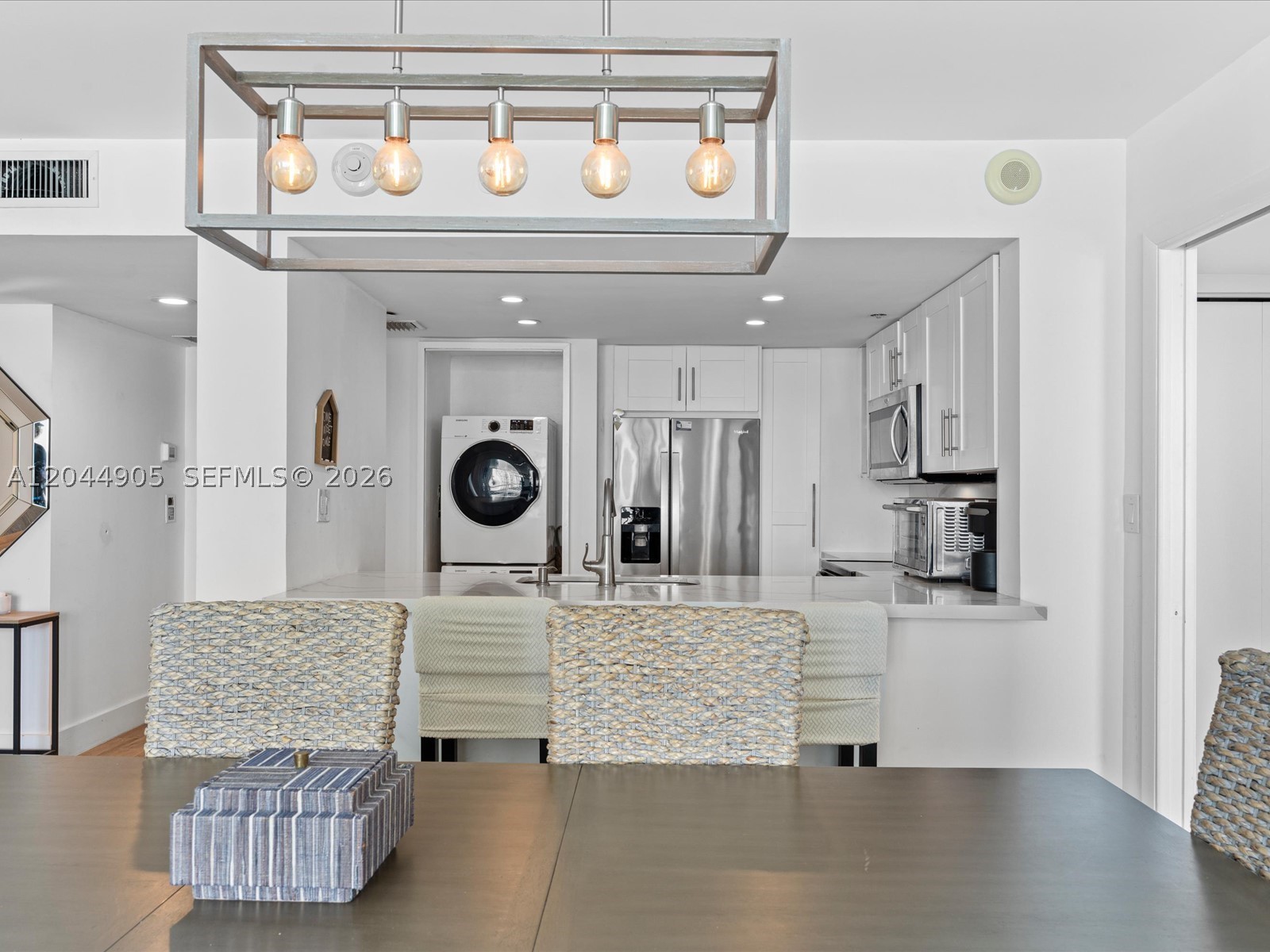 400 S Pointe Dr #1102 Miami Beach, FL 33139