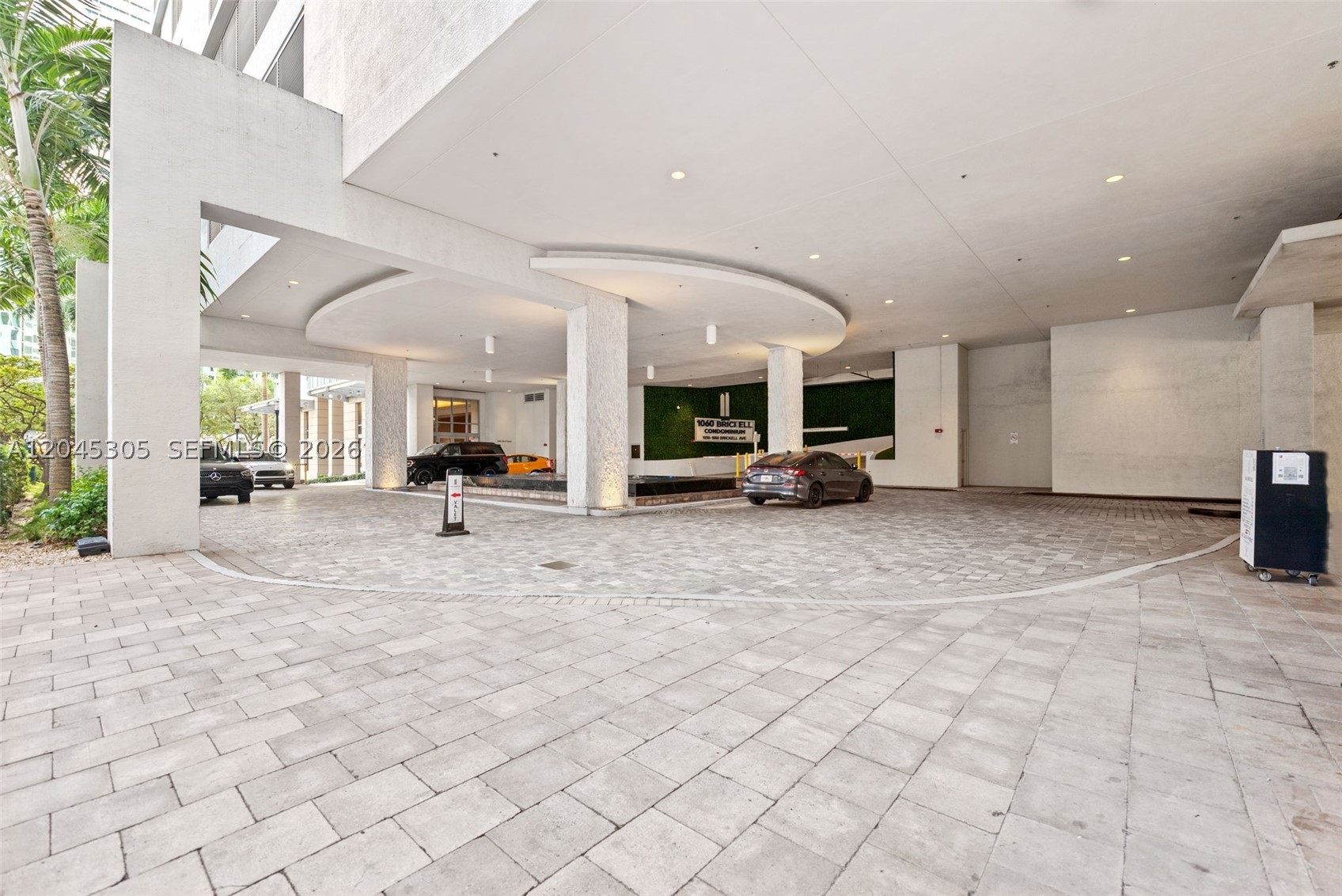 1050 Brickell Ave #3314 Miami, FL 33131