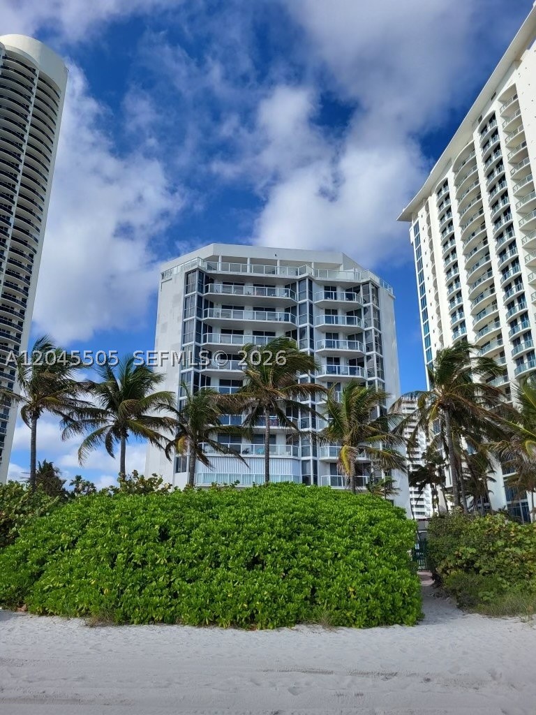 17275 Collins Ave #804 Sunny Isles Beach, FL 33160