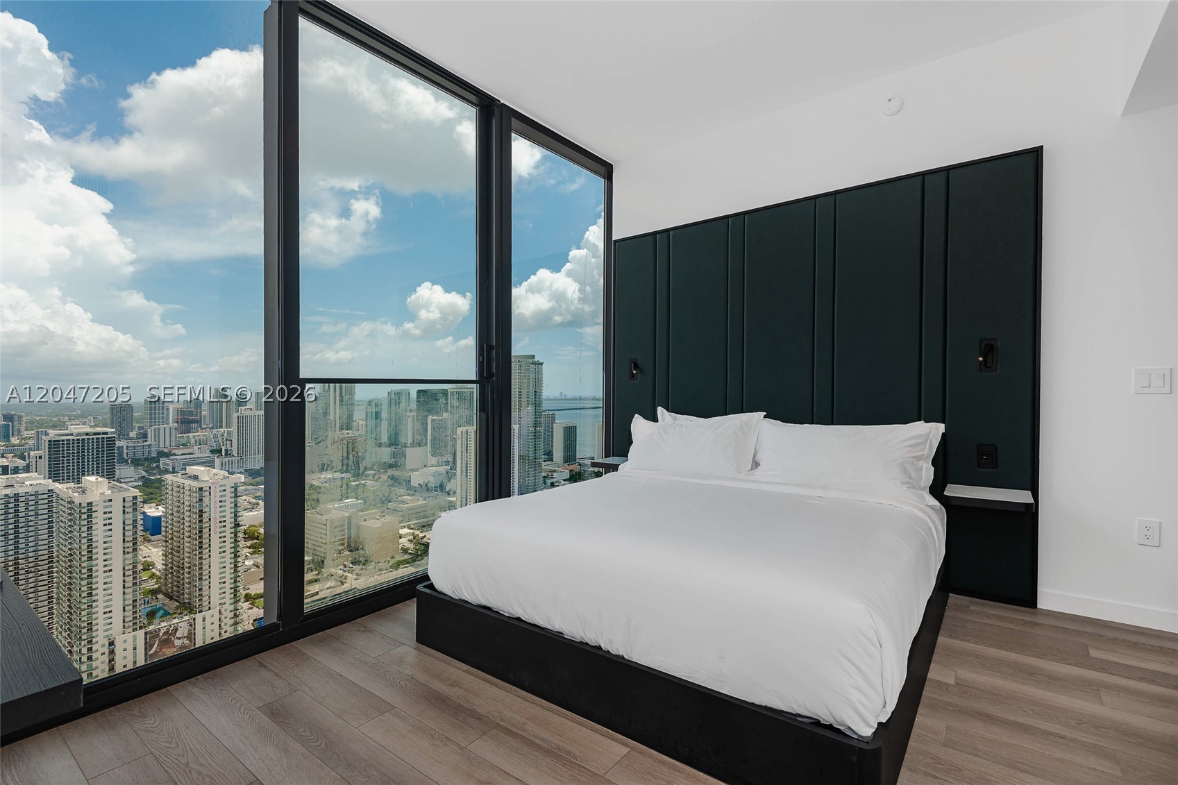 image E11EVEN Hotel & Residences9