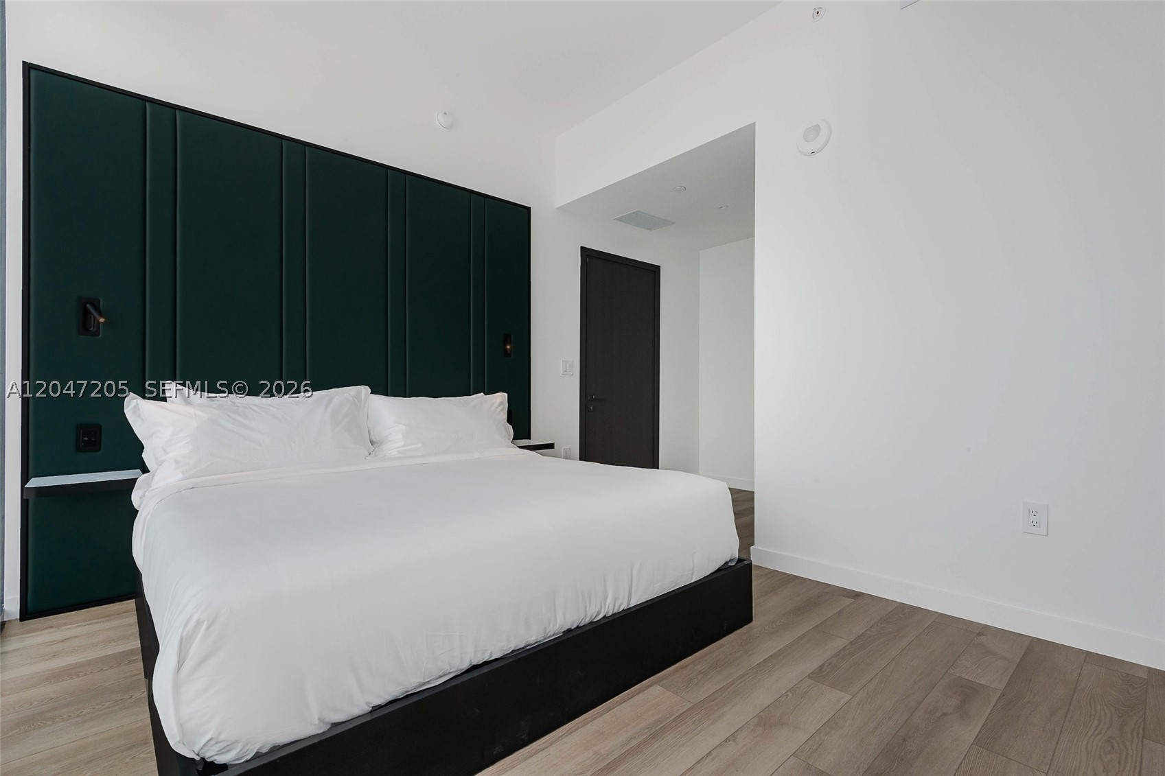 image E11EVEN Hotel & Residences15