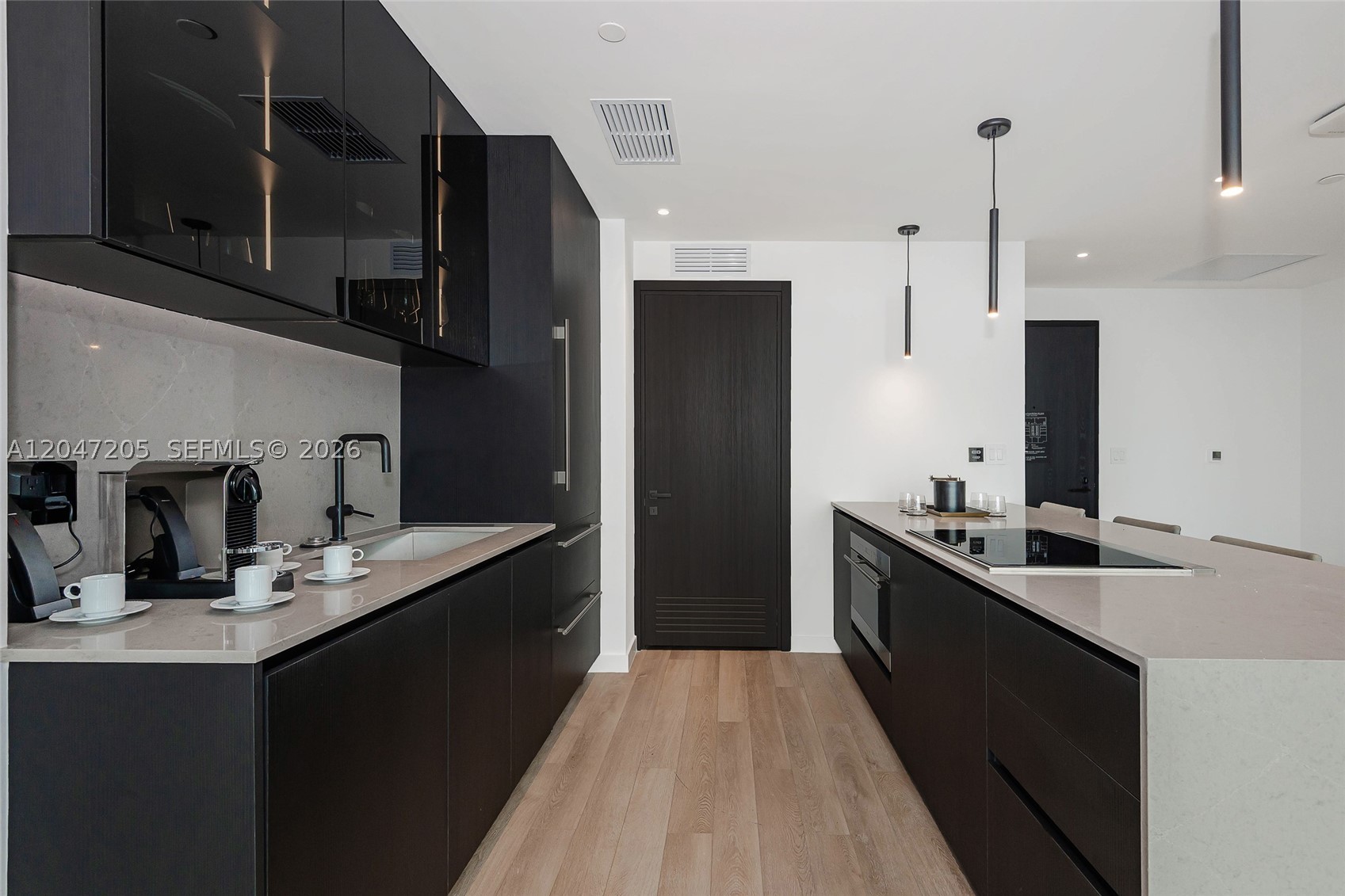 image E11EVEN Hotel & Residences23