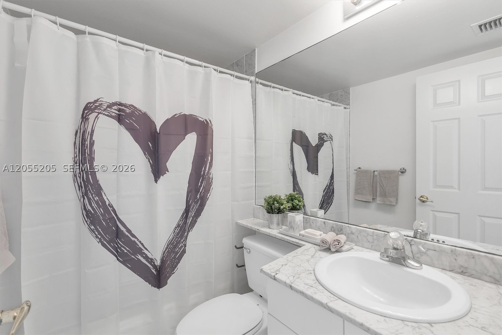 800 Claughton Is Dr #1204 Miami, FL 33131