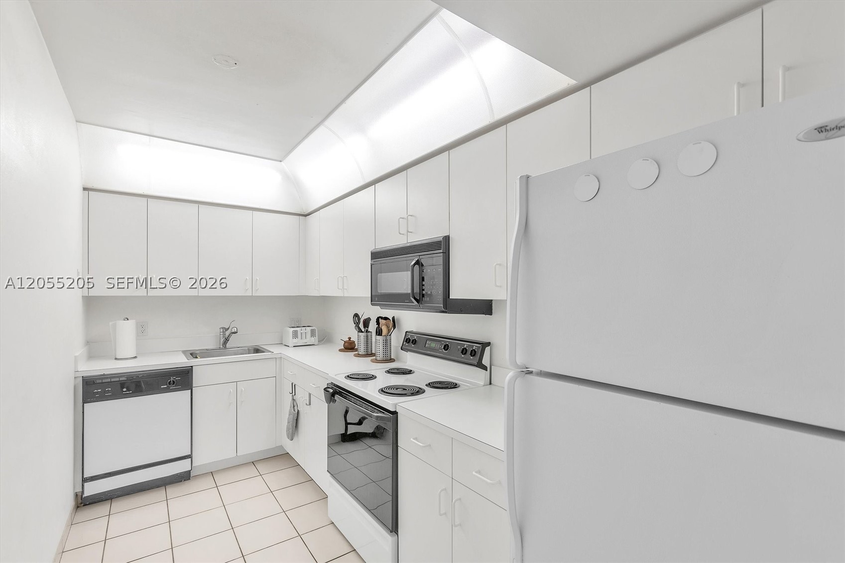 800 Claughton Is Dr #1204 Miami, FL 33131