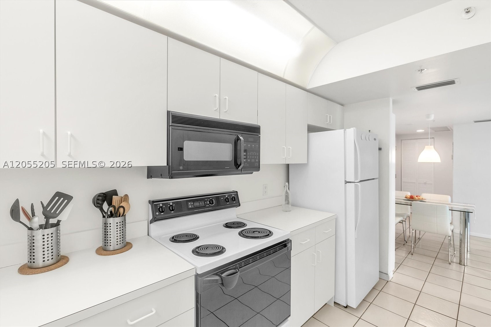 800 Claughton Is Dr #1204 Miami, FL 33131