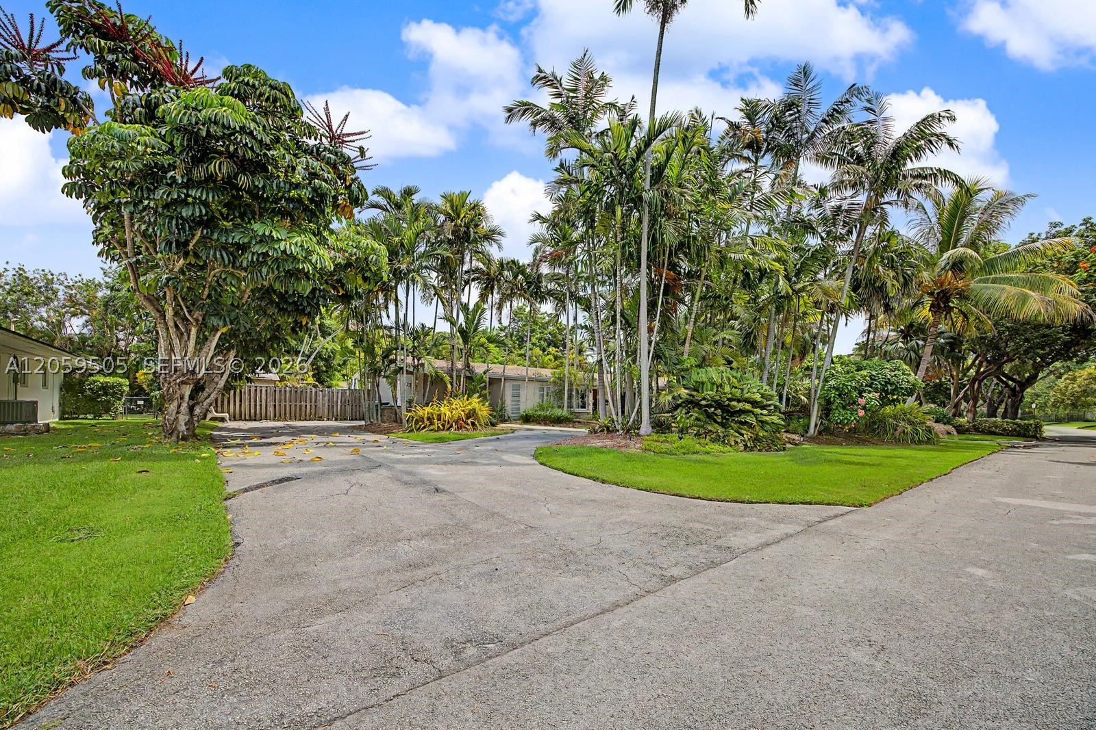 7331 SW 117th Ter Pinecrest, FL 33156