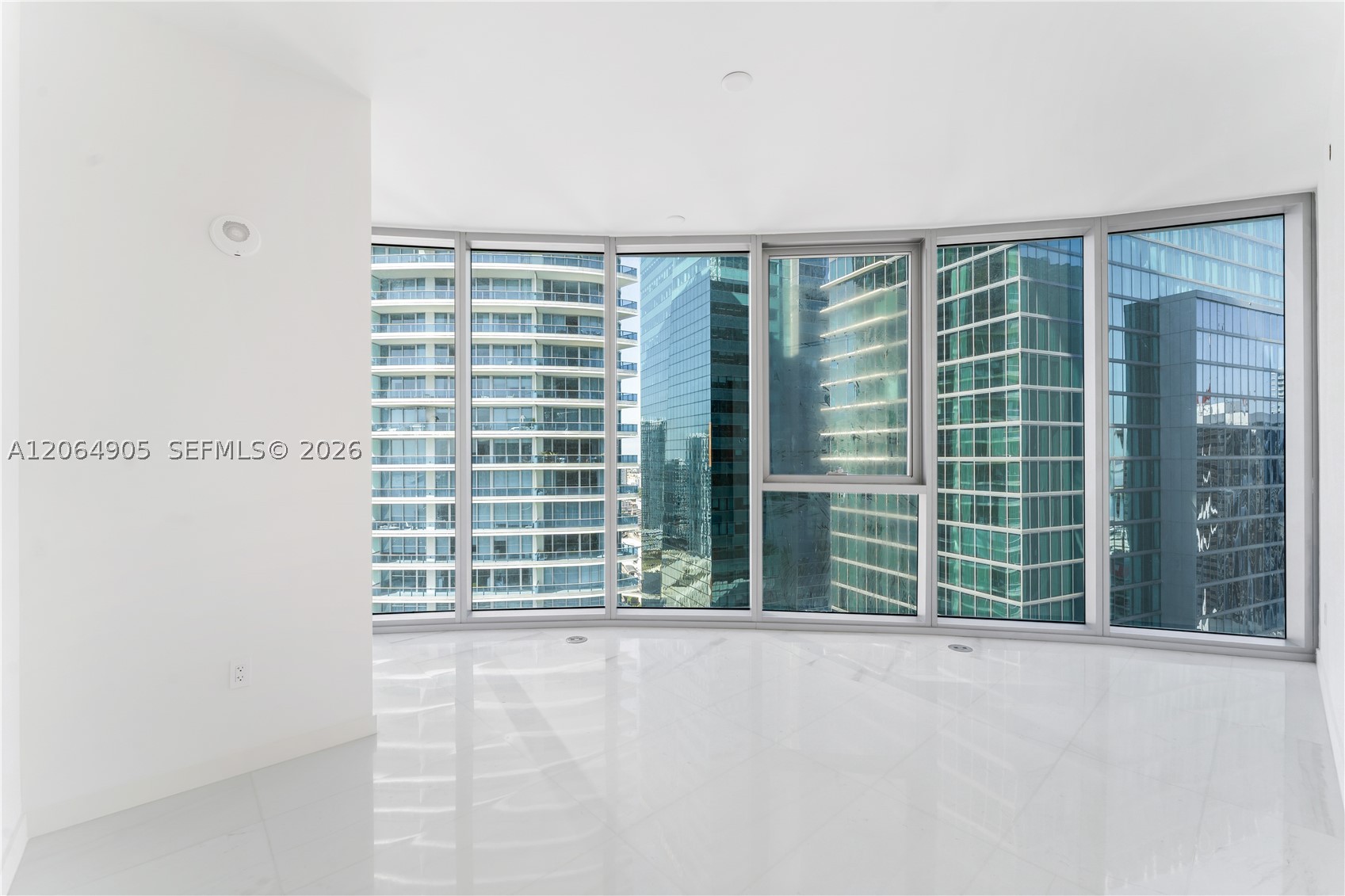 image Aston Martin Residences15