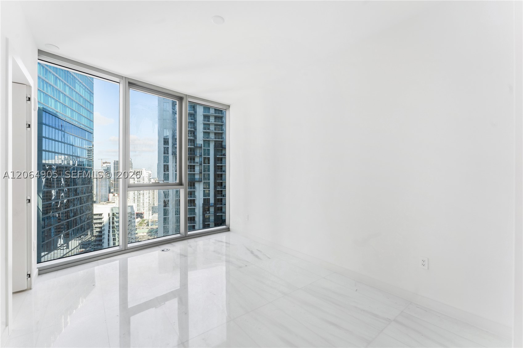 image Aston Martin Residences17